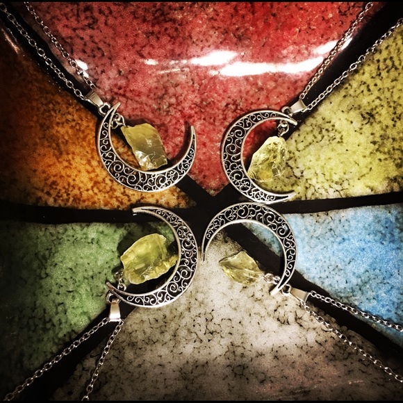 Yellow Quartz Crescent Moon Necklace Boho Balance - Picture 2 of 6